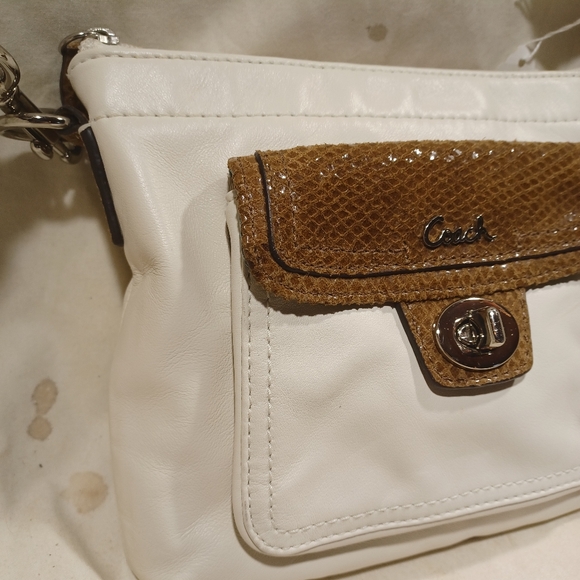 Coach crossbody - Picture 2 of 9